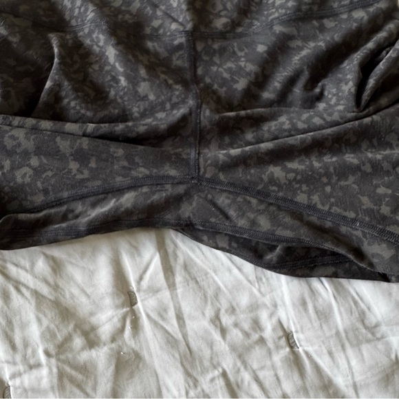 Lululemon Align Pant 28" Wild Thing Camo Dark Olive Multi size 8 - Picture 7 of 9